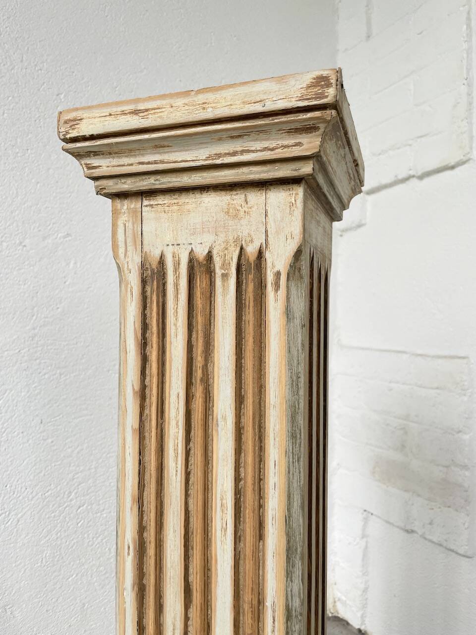 Wooden pedestal column 1900