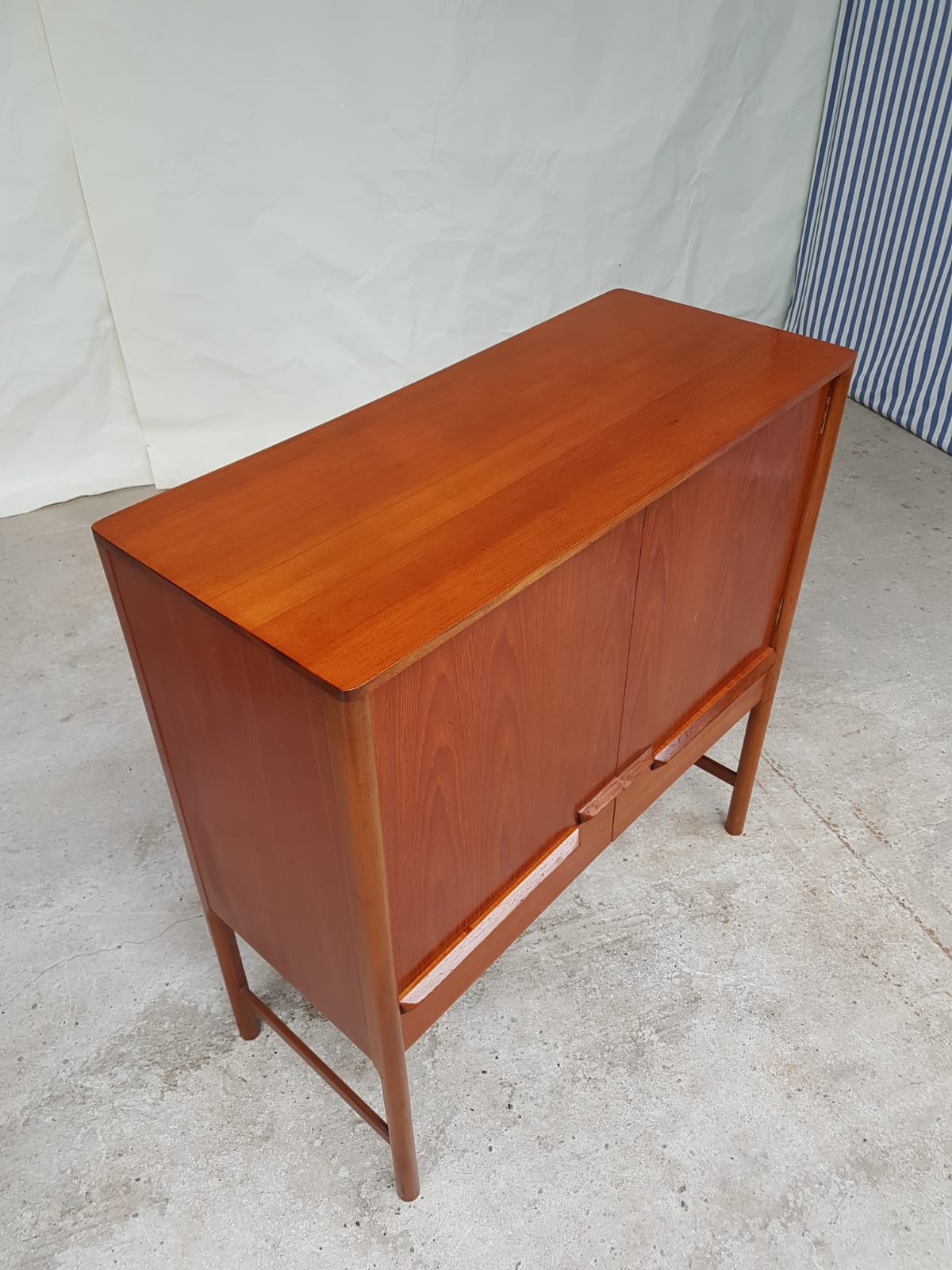 Md century Mcintosh bar cabinet