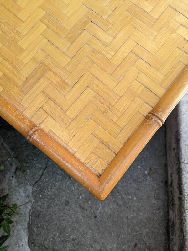 Table de chevet vintage bois effet bambou tressage artisanal japan style