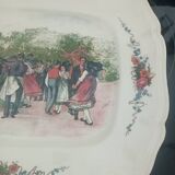 Plat de service. Faïencerie Digoin Sarreguemines. Motif Alsacien.