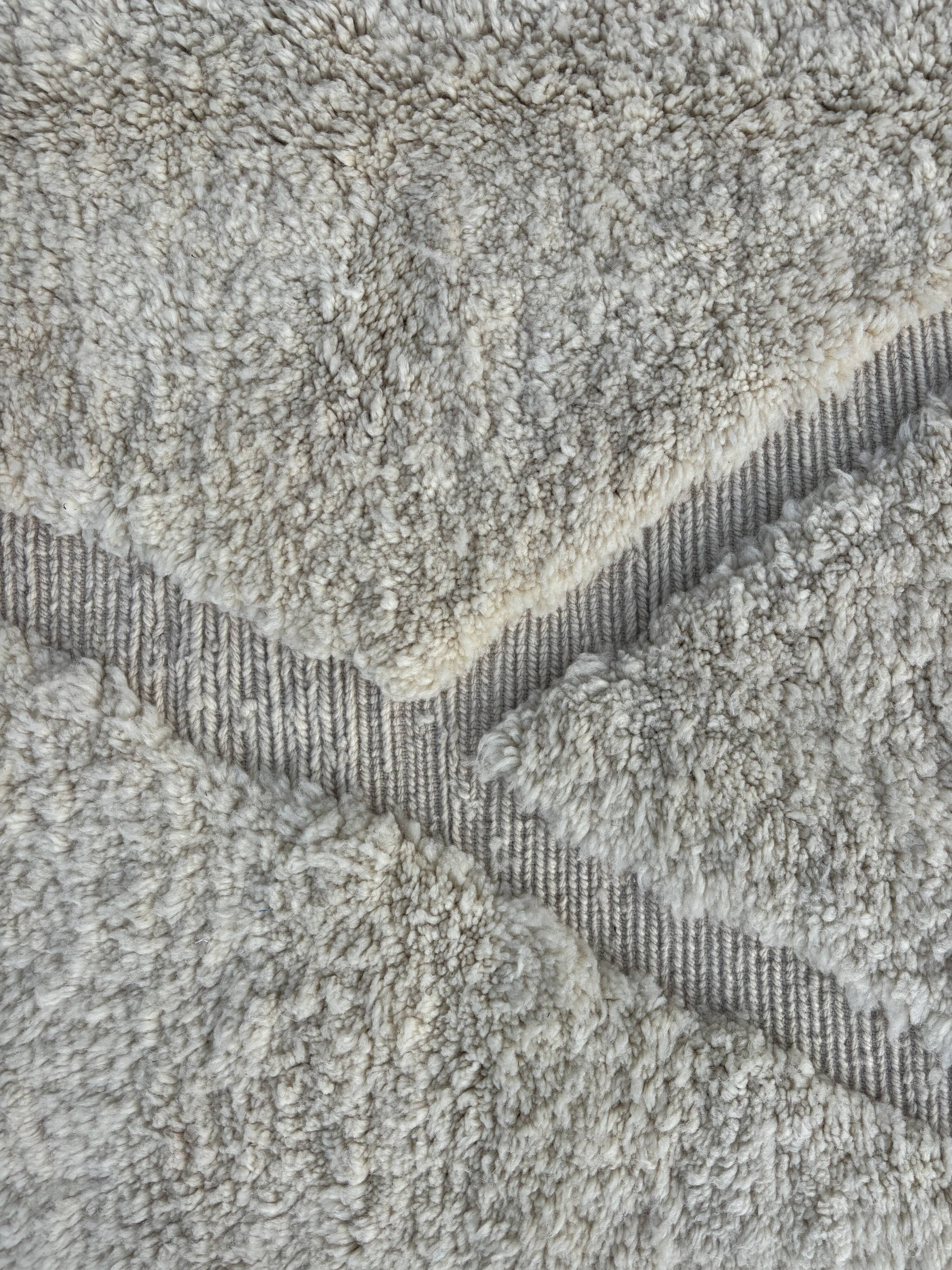 White Berber Beni M'rirt wool rug