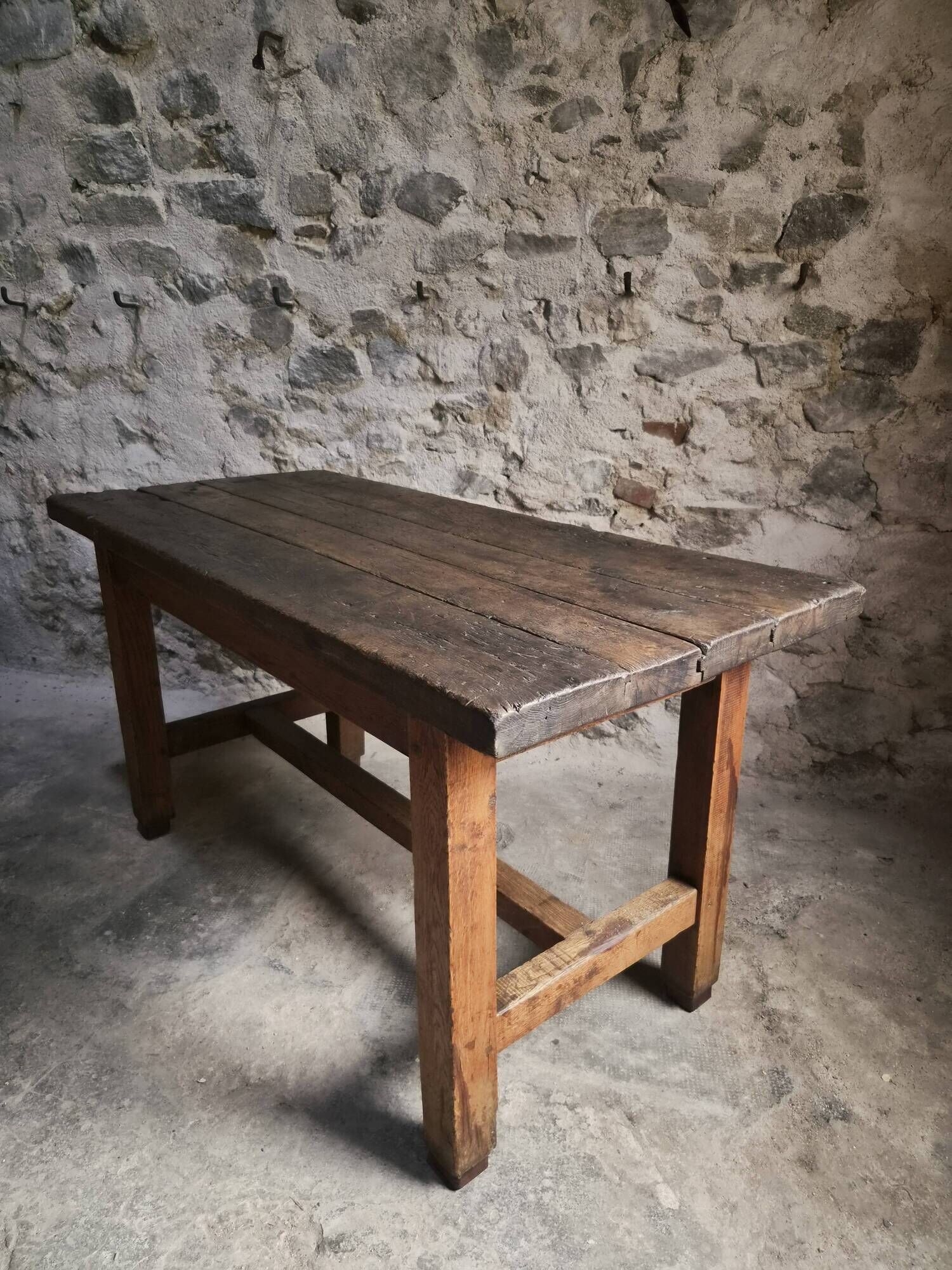 Dining table / antique work table in oak from France, 1750–1850