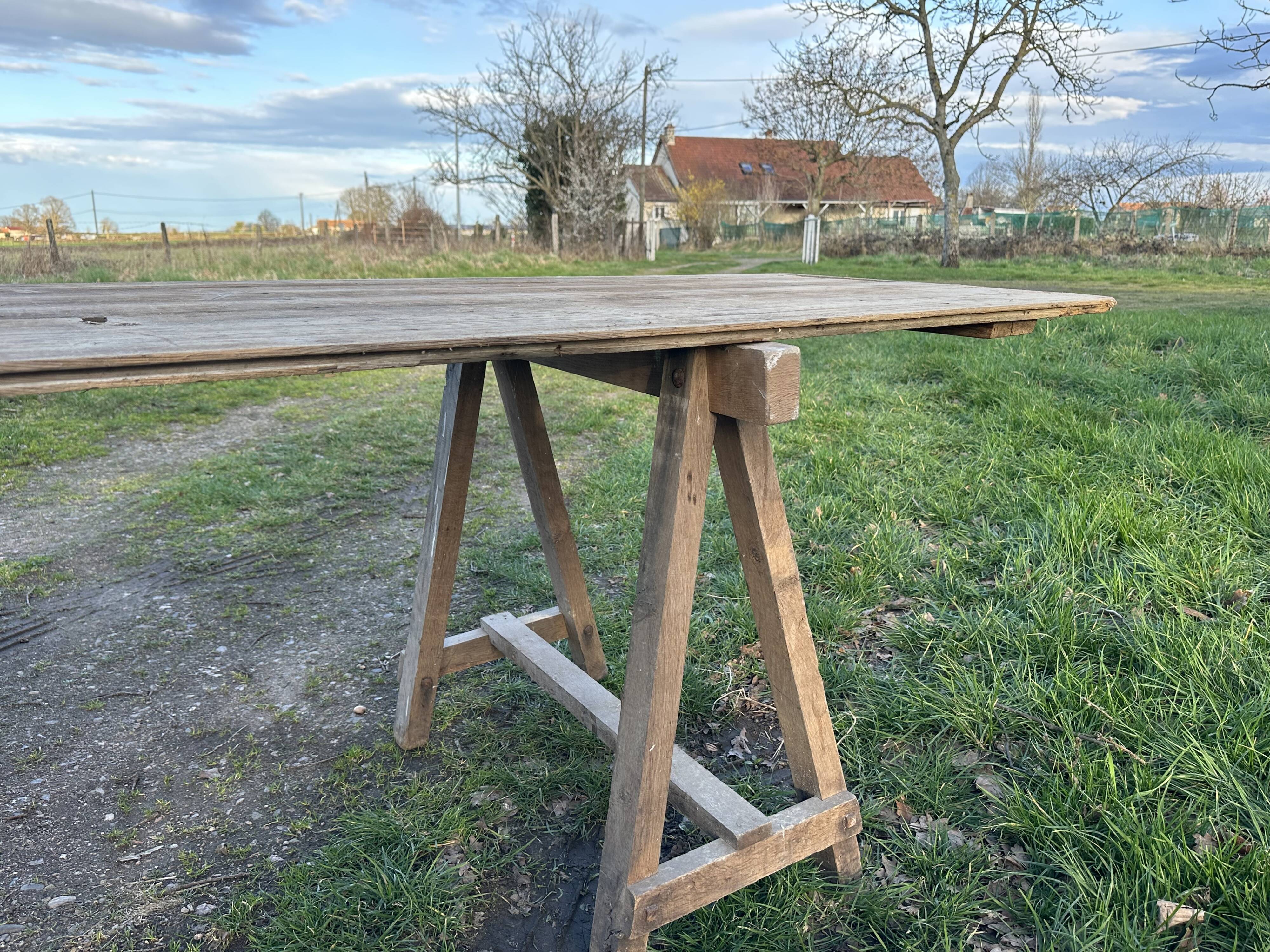 Farm table guinguette and wooden trestles