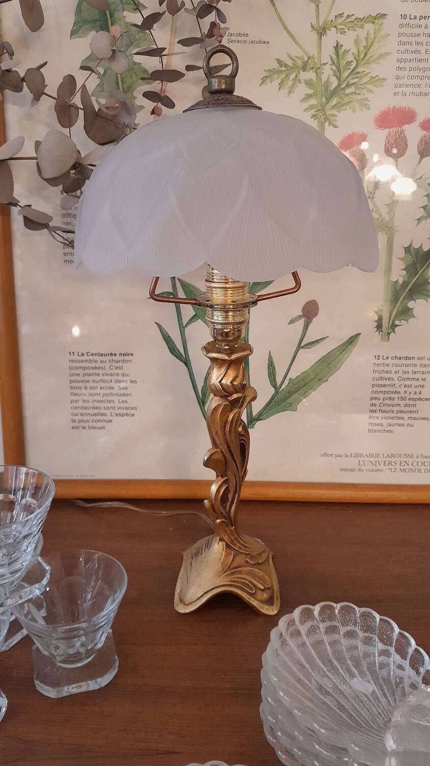 Art Nouveau style lamp