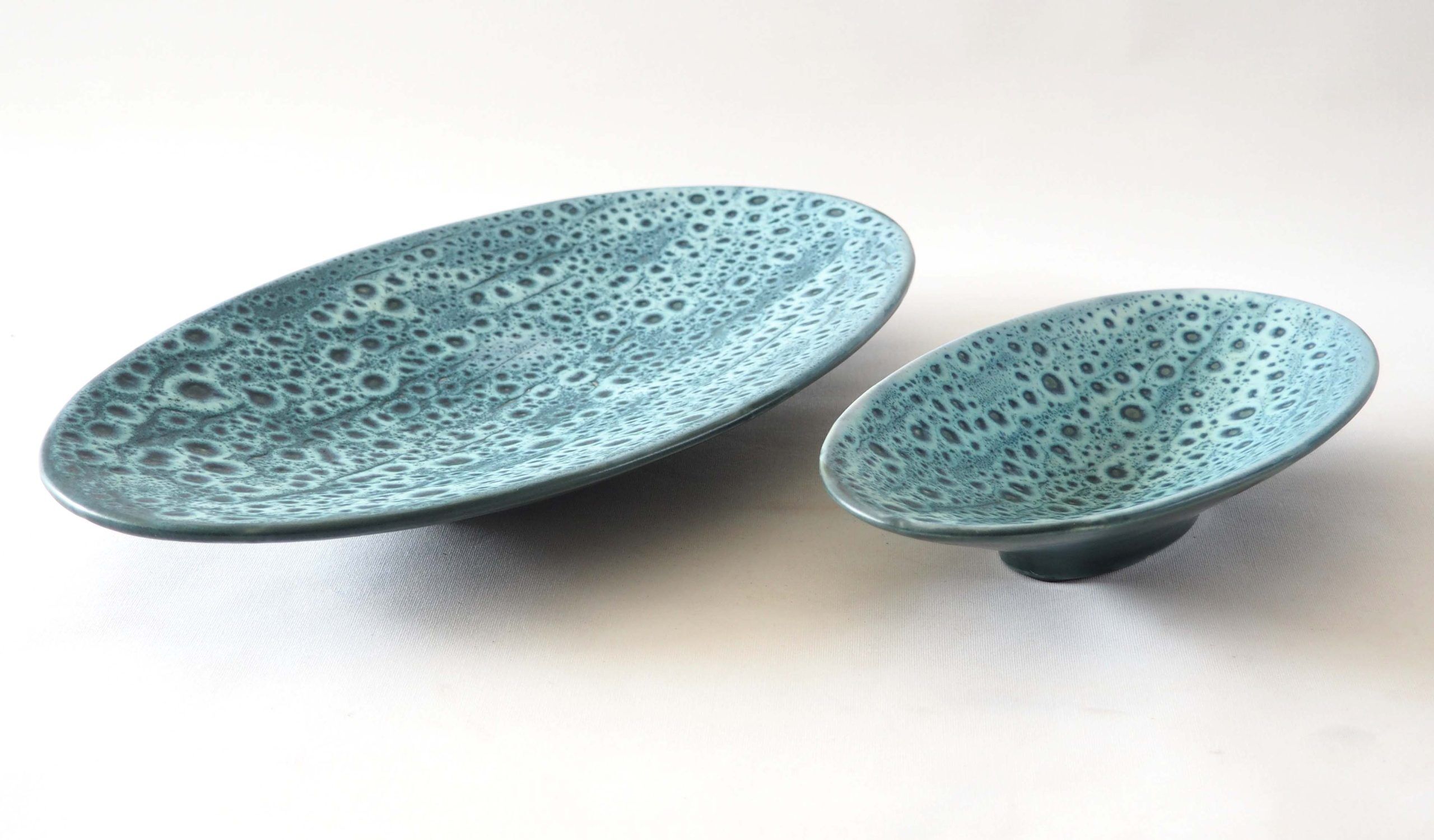 Blue lava fat plate and dish service