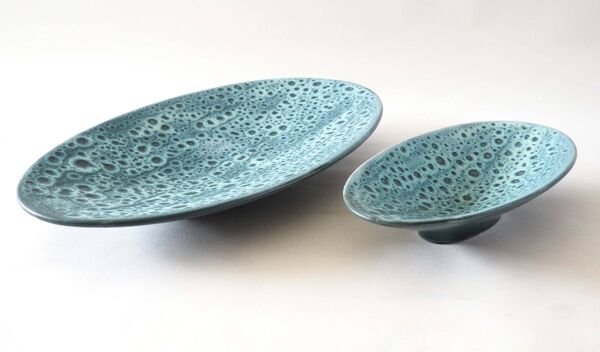 Service assiettes et plats fat lava bleu