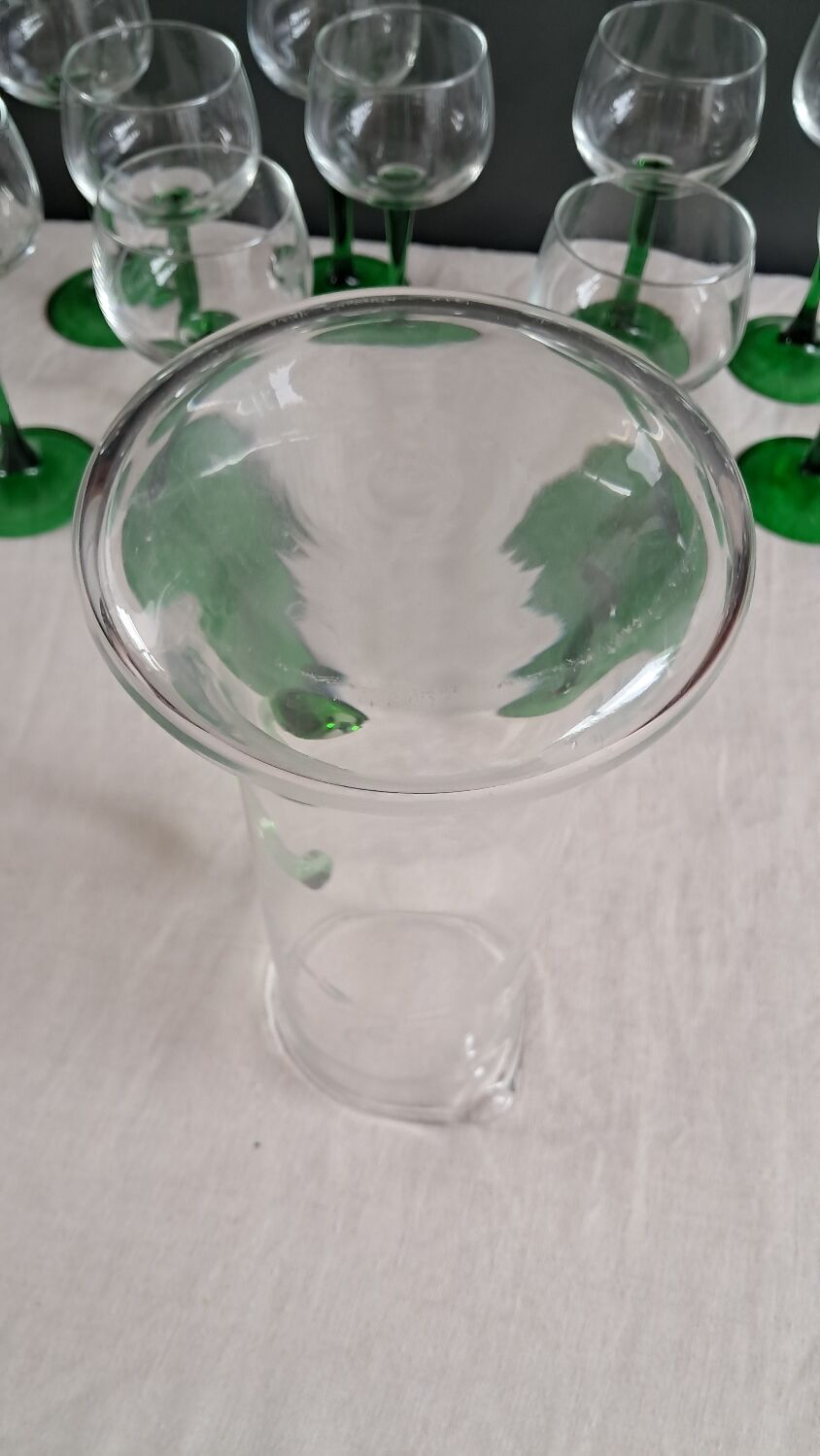 Carafe and balloon glasses for Alsace wine