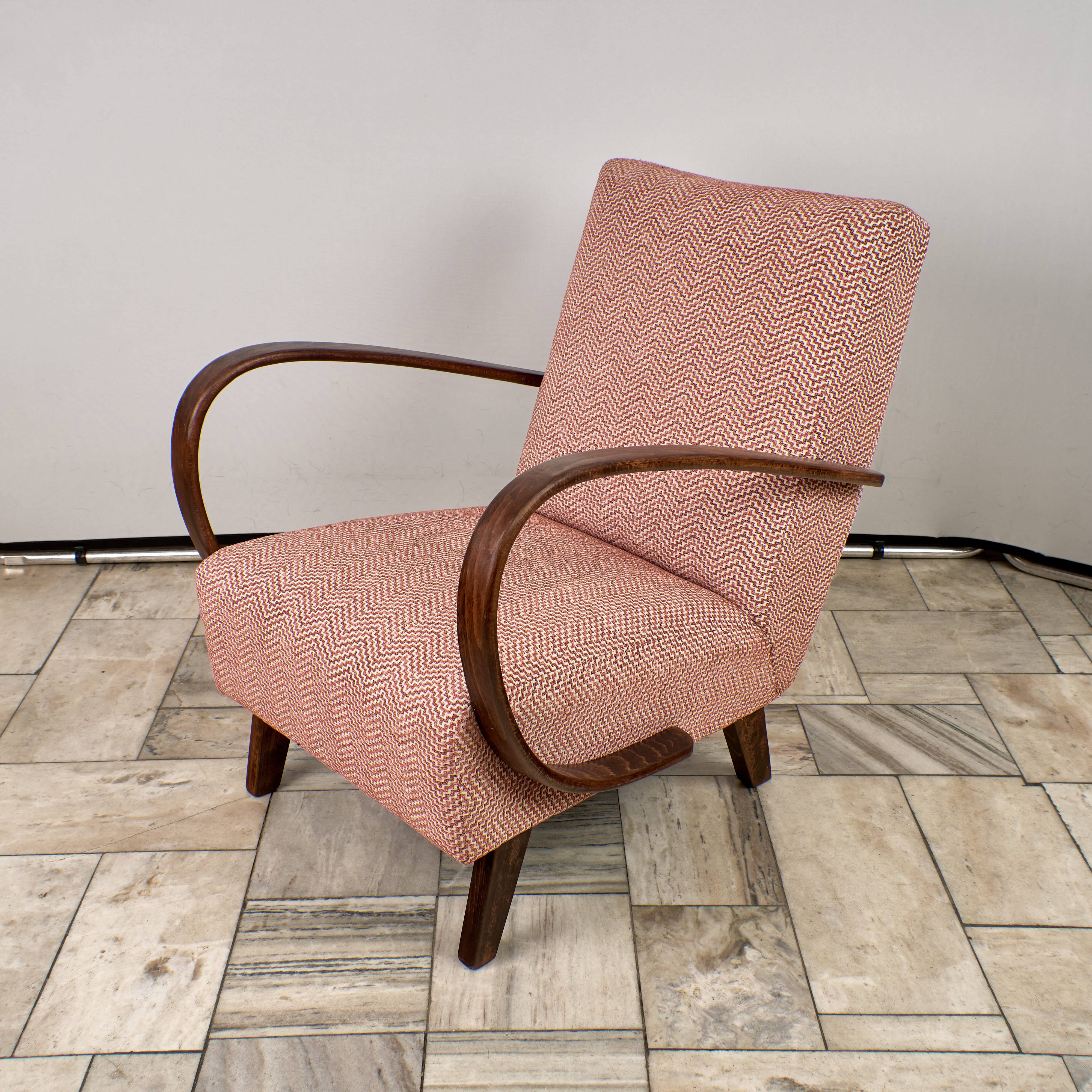 H 410 Armchair designed by Jindrich Halabala, 1940s, Czechoslovakia