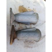 Paire de vases en aluminium 1900