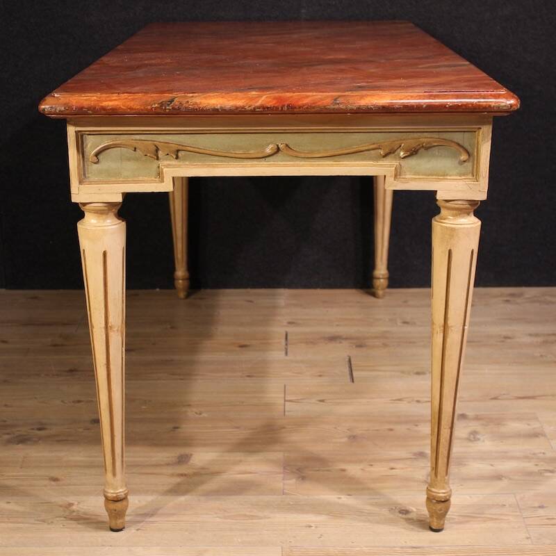 Table laquée et peinte de style Louis XVI du 20e siècle