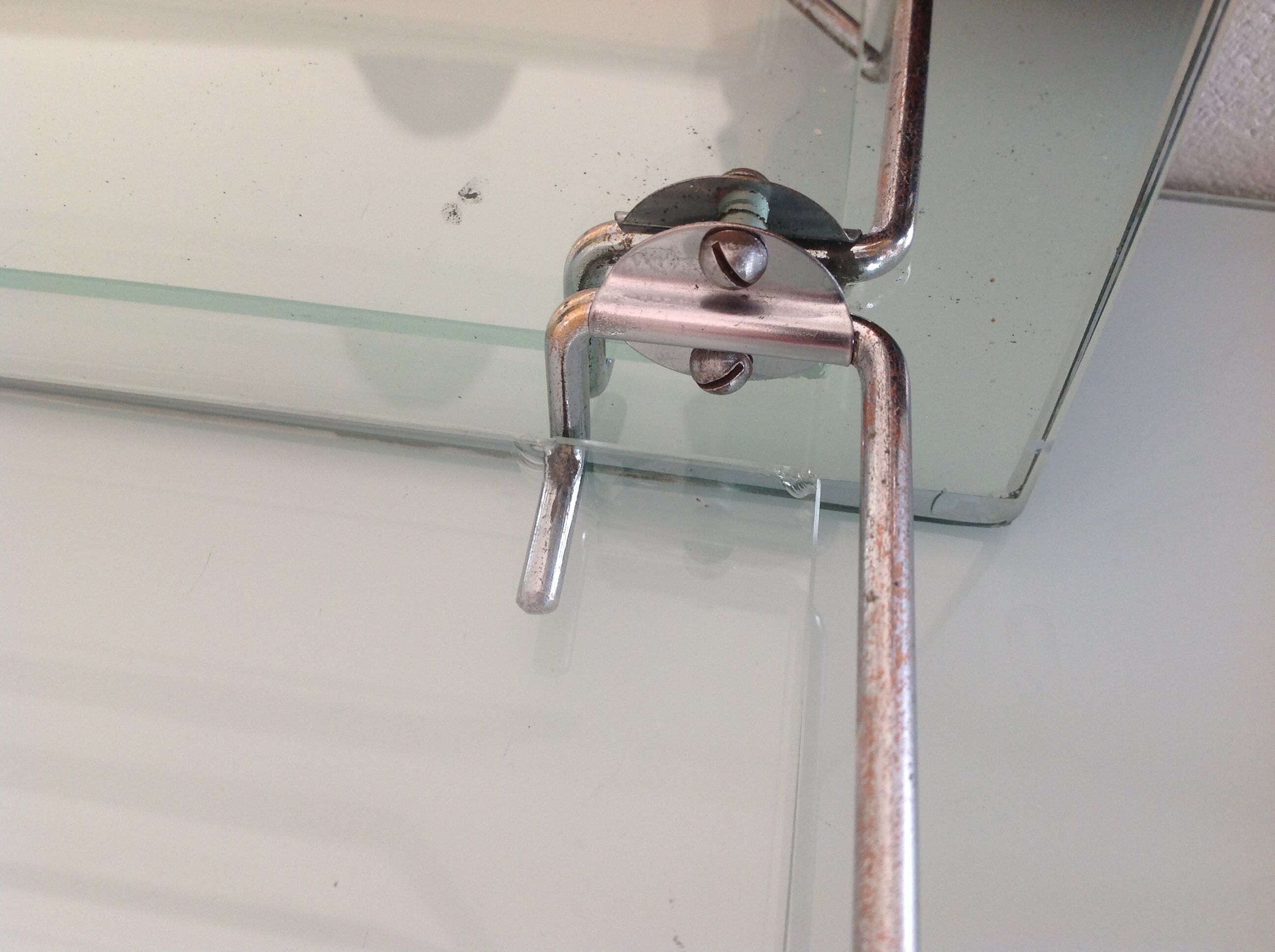 Bathroom mirror with its tablet, vintage 50/60