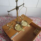 2-tray scale known as Trebuchet