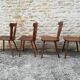 Chaises de bistrot dépareillées
