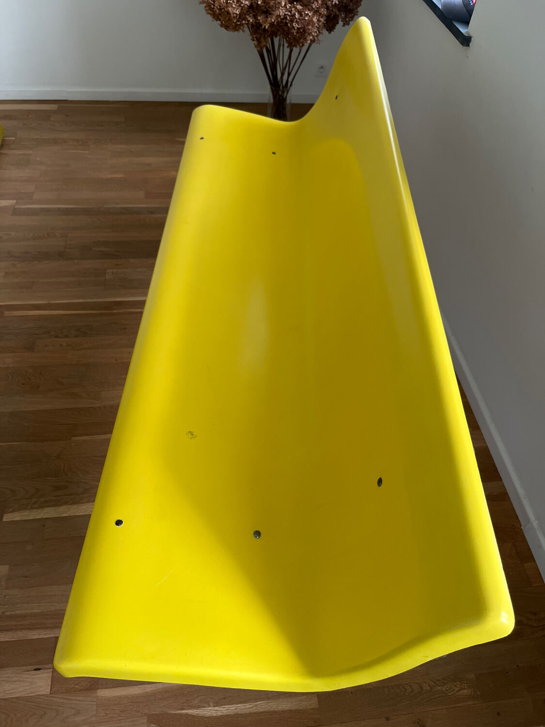Vintage 4-seater bench in yellow fibre – 1980s