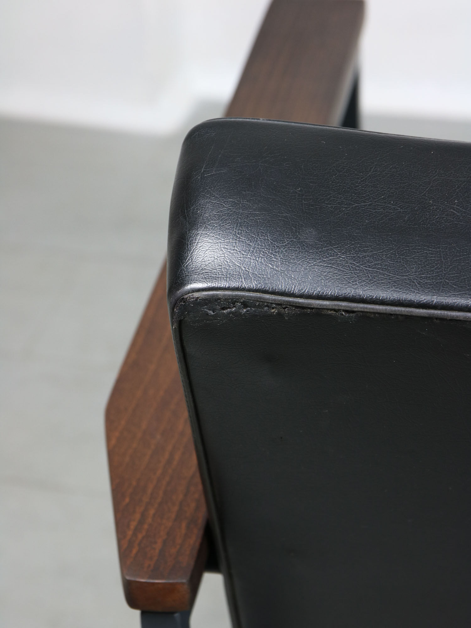 Fauteuil lounge vintage noir Bauhaus, années 70