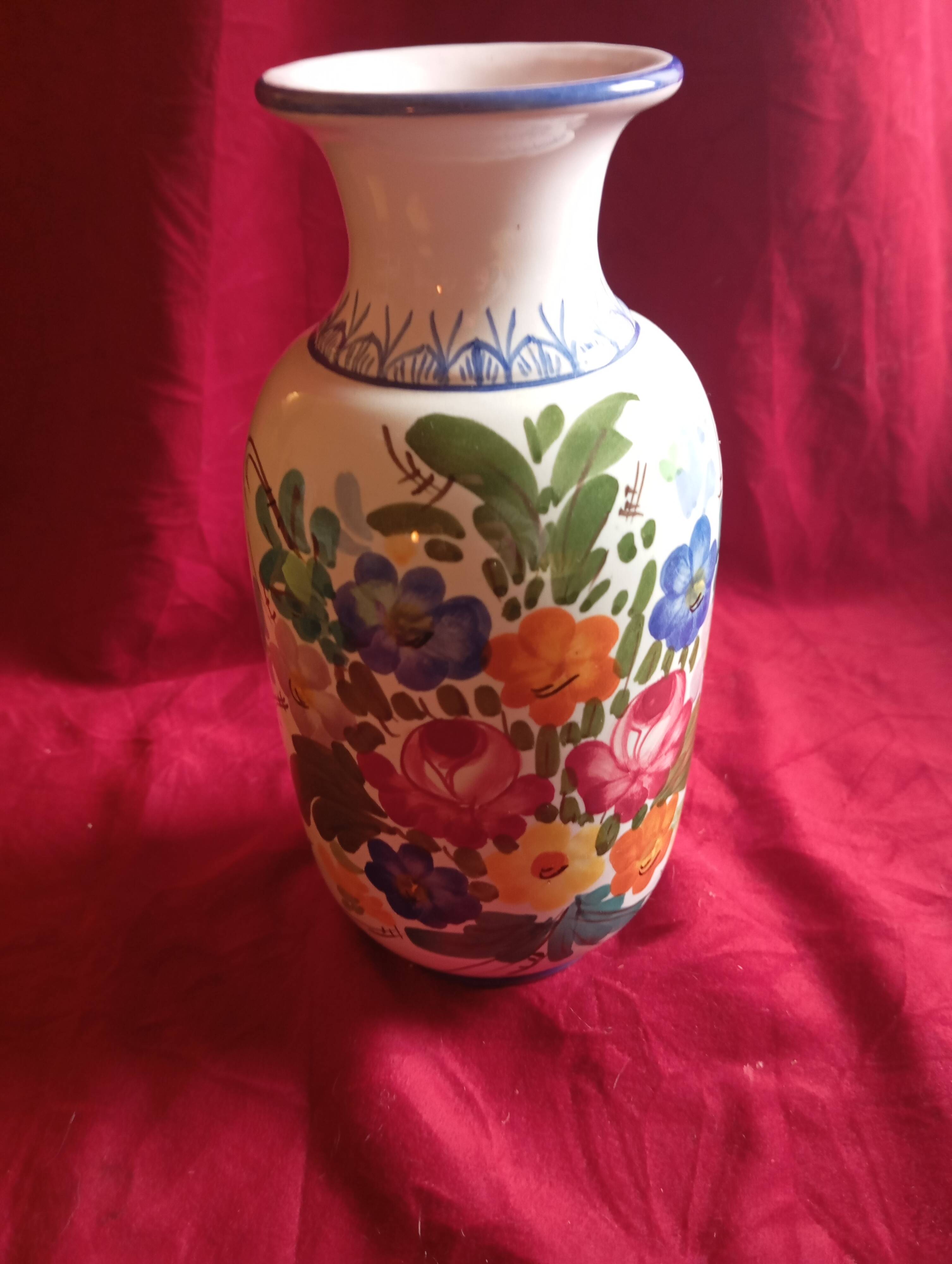Ceramic vase signed g.santovito