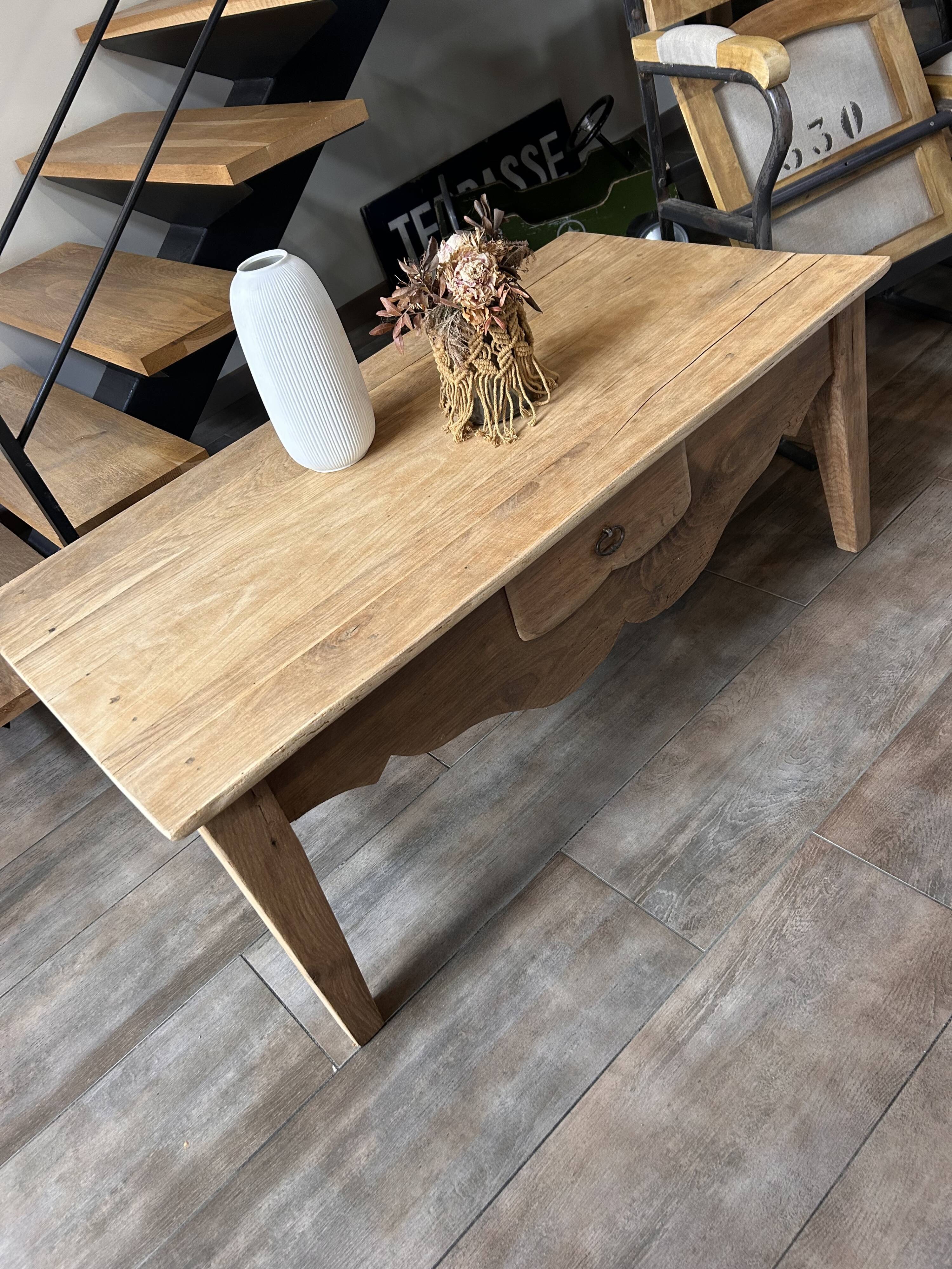 Table basse bois massif avec tiroir