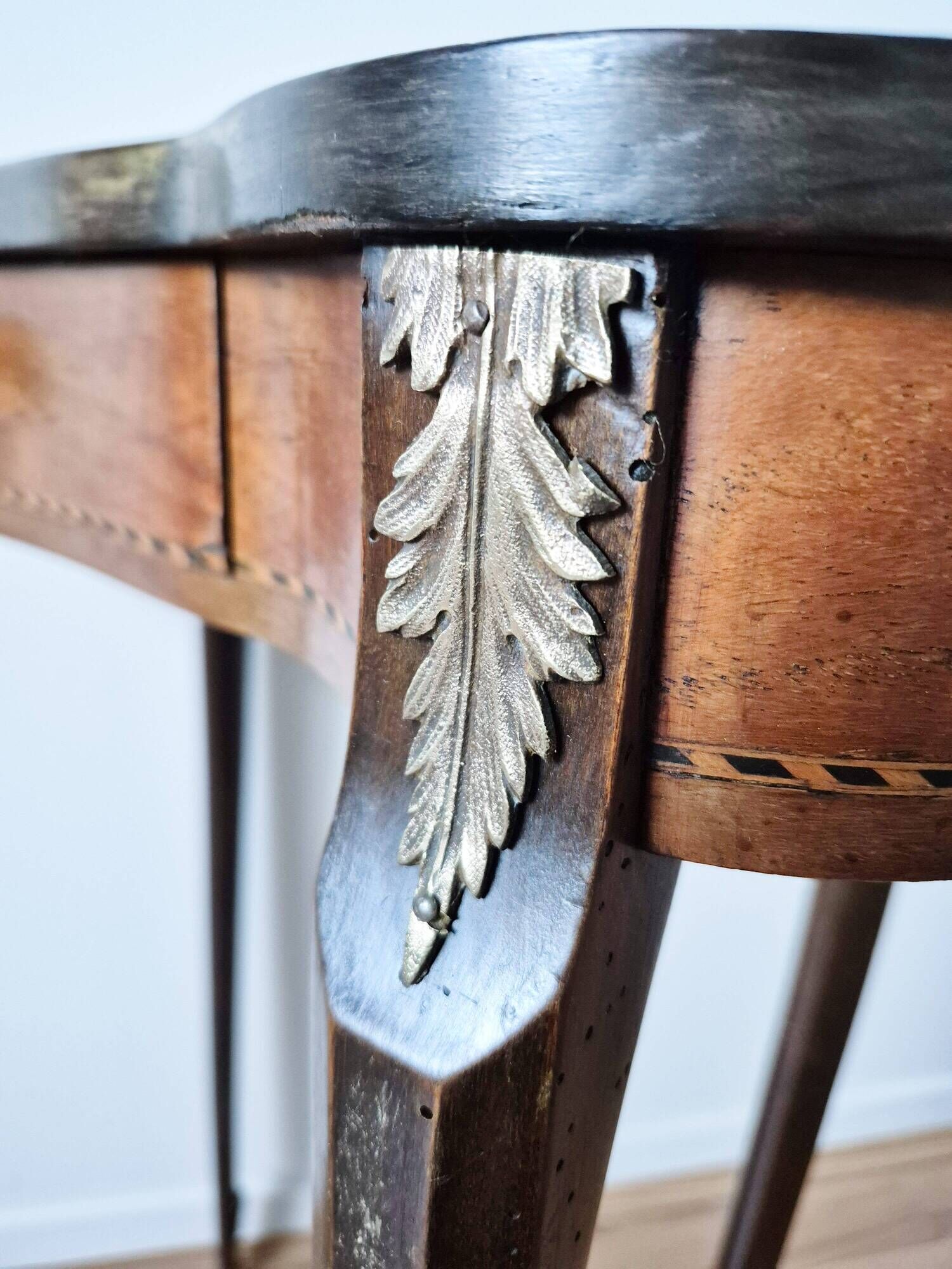 Louis XV kidney-shaped side table, bedside table, guéridon