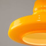Lampe à suspension italienne du milieu du siècle en verre jaune et laiton