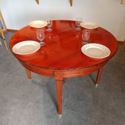 Table de salle à manger en bois exotique