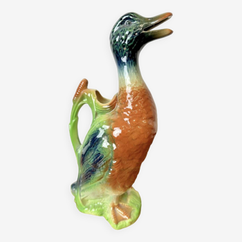 Slush pitcher representing a St-Clément duck