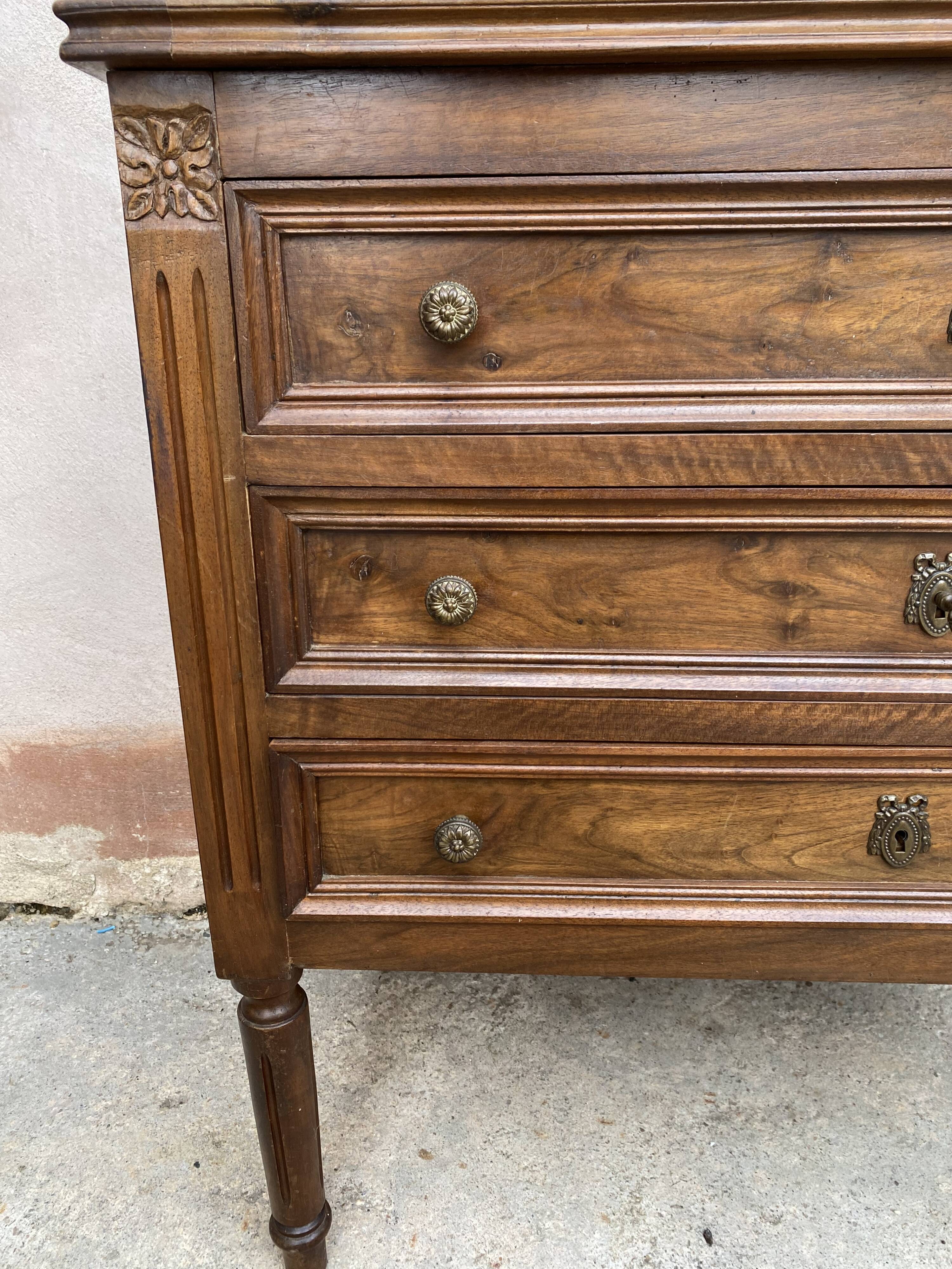 Antique chest of drawers