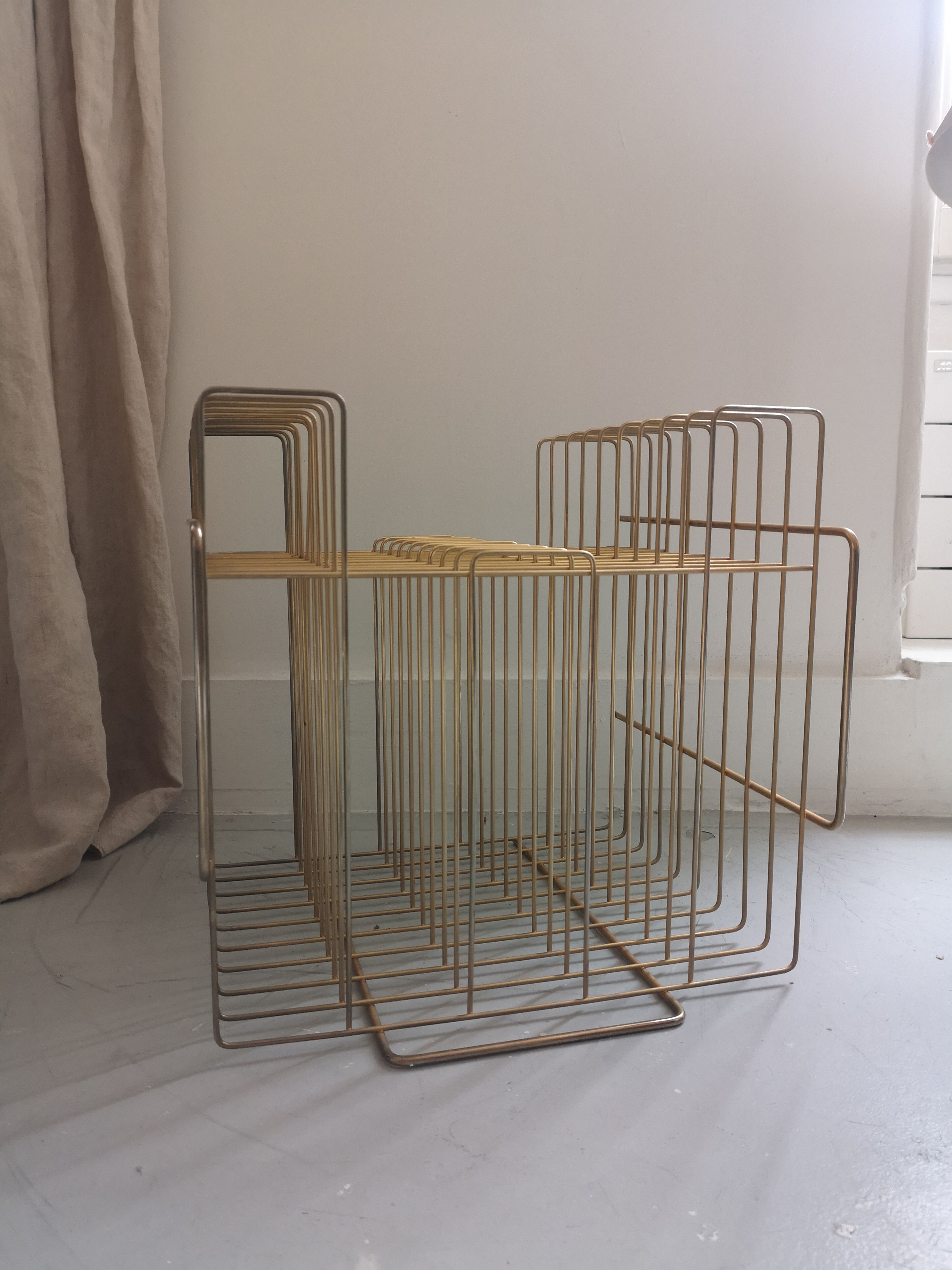 Vinyl record holders and magazines in brass gilded metal, 1960