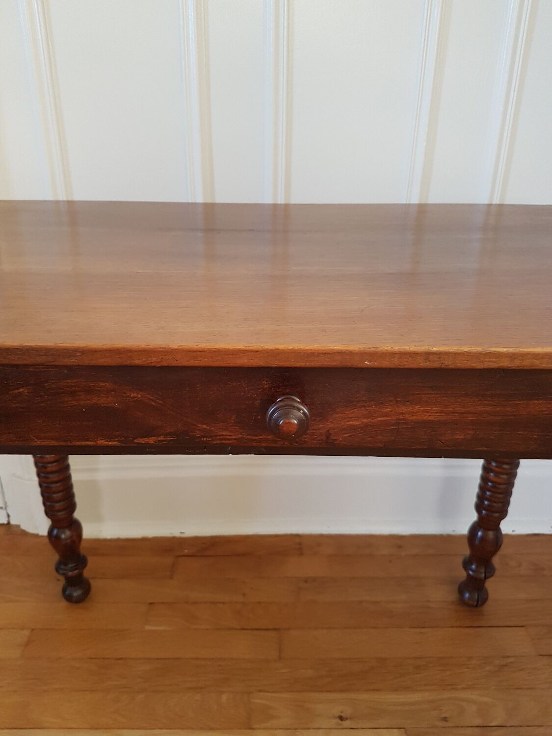 Table with turned legs