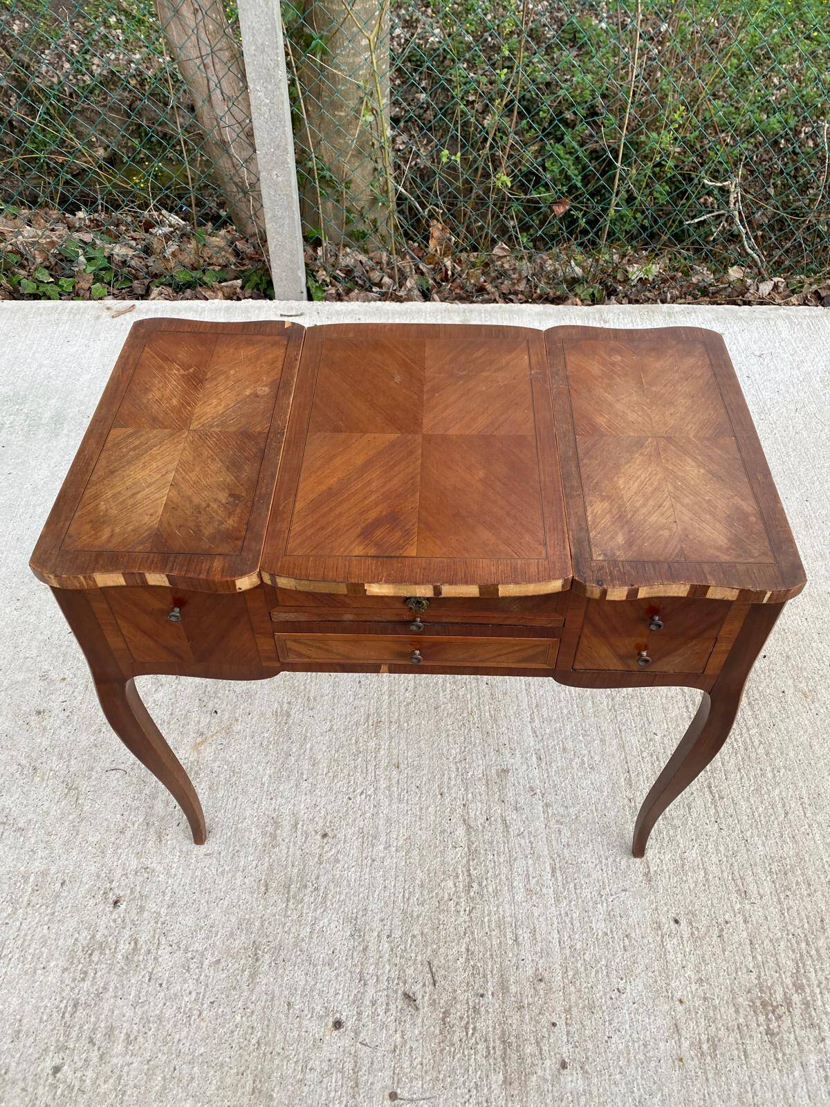 Louis XVI marquetry dressing table