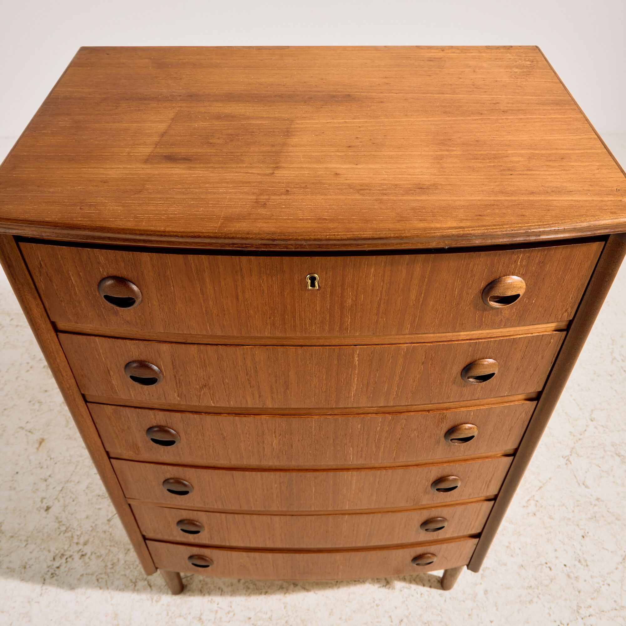 Teak chest of drawers with six drawers