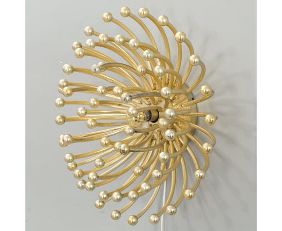 Valenti Luce's pistillo applied