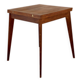 Table with tapered legs.