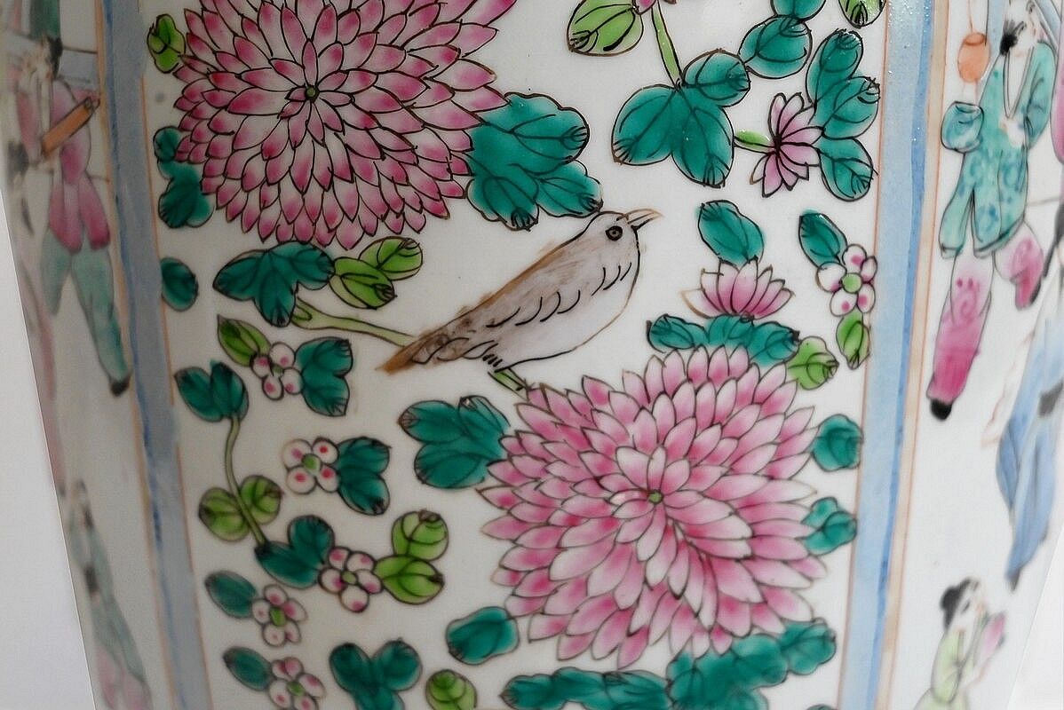 Porcelain vase, China – XXth