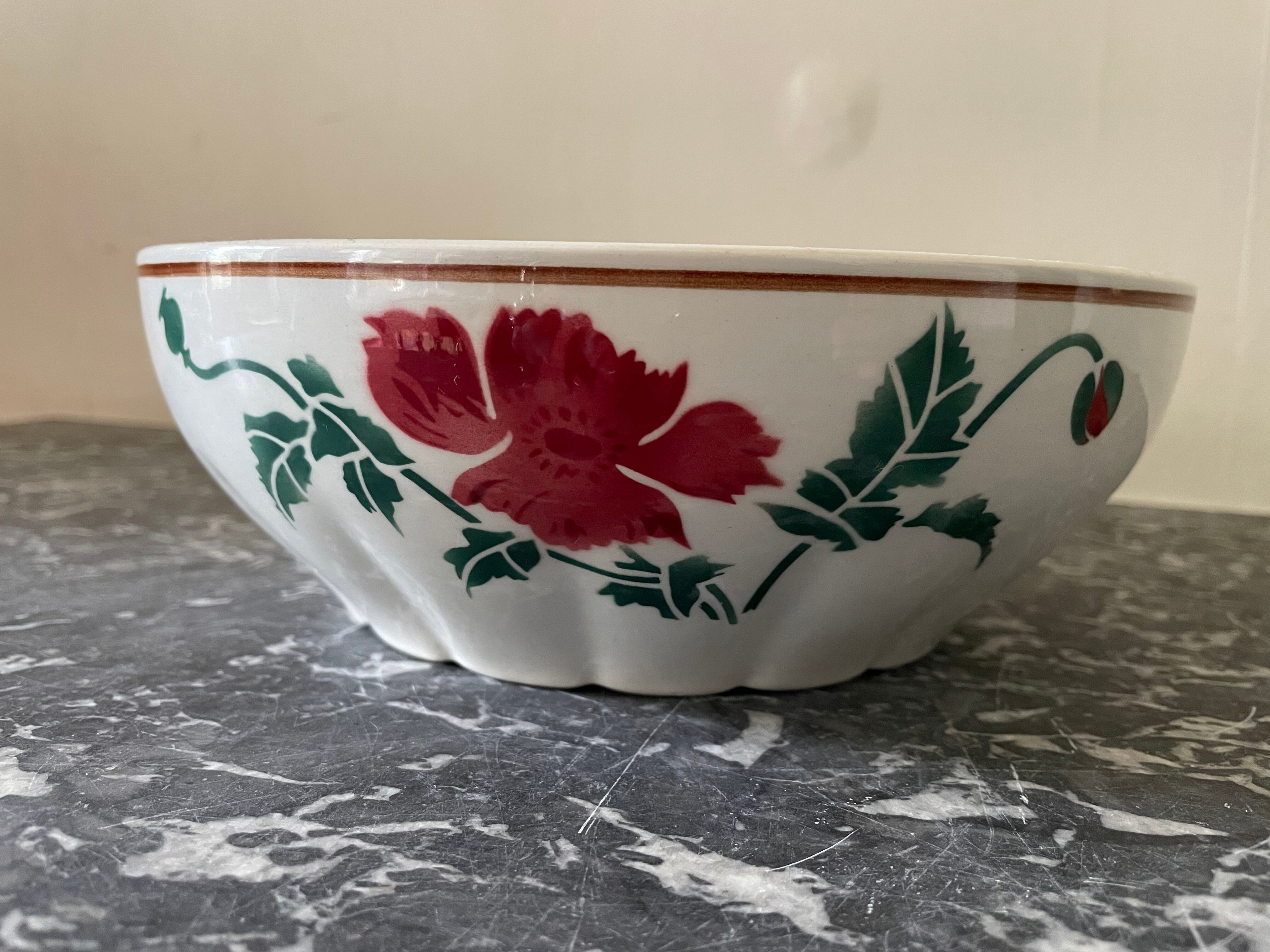 Hollow dish HBCM, Montereau, France" diam 21 cm