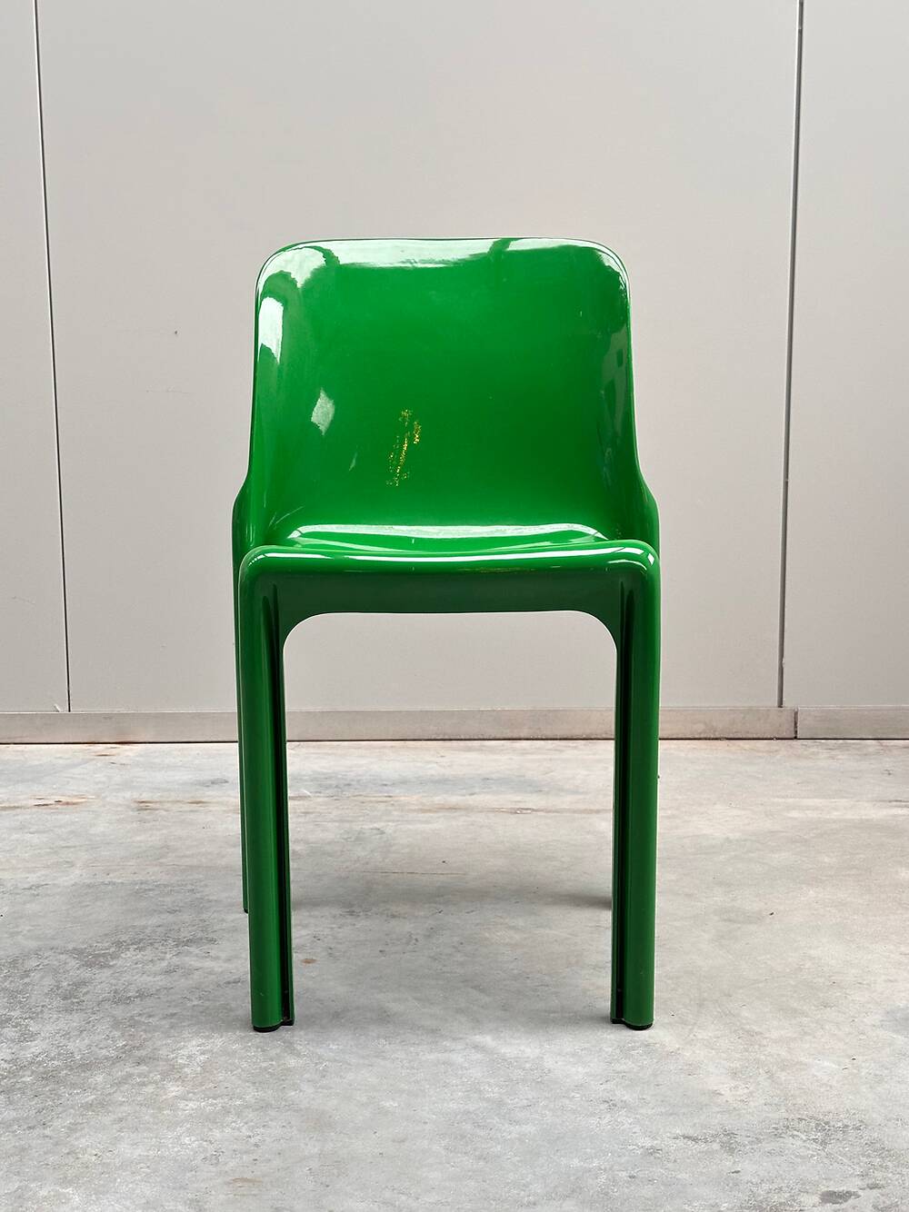Set of 4 green stackable chairs 'Selene', Vico Magistretti, Artemide, 1960s