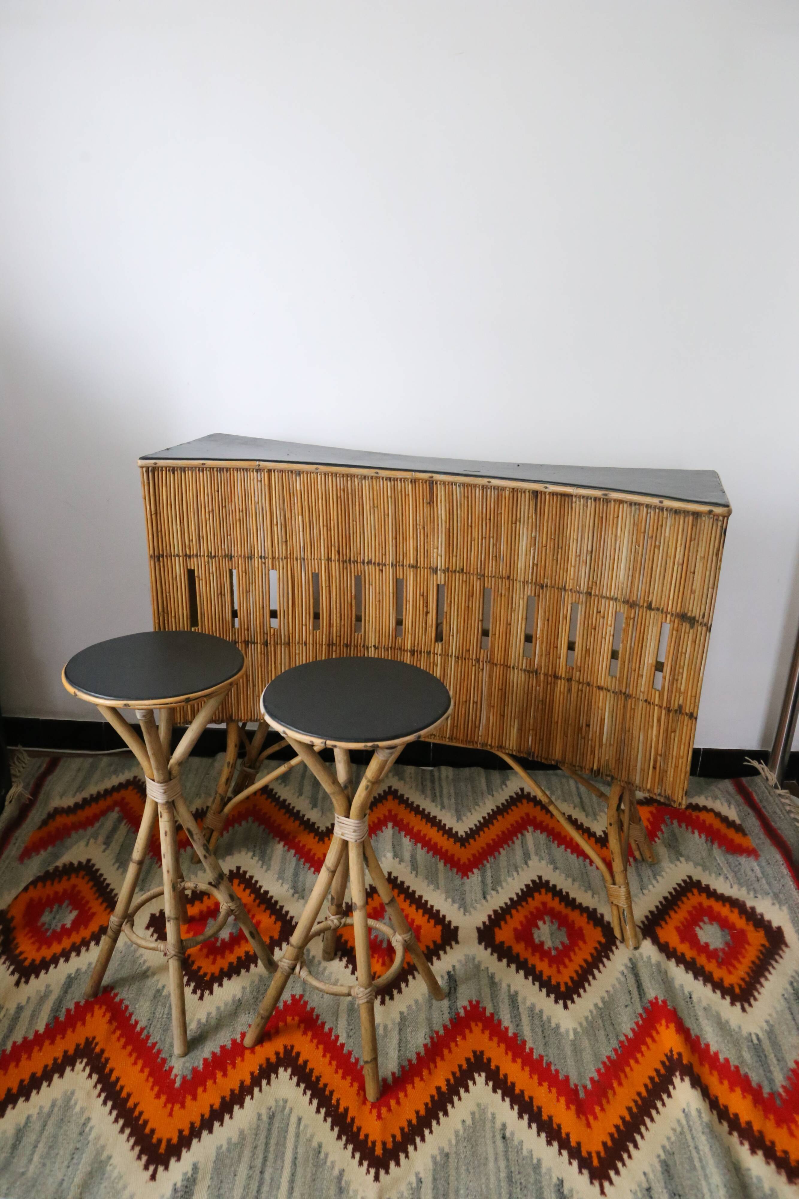 Tiki bar, rattan bar and two stools