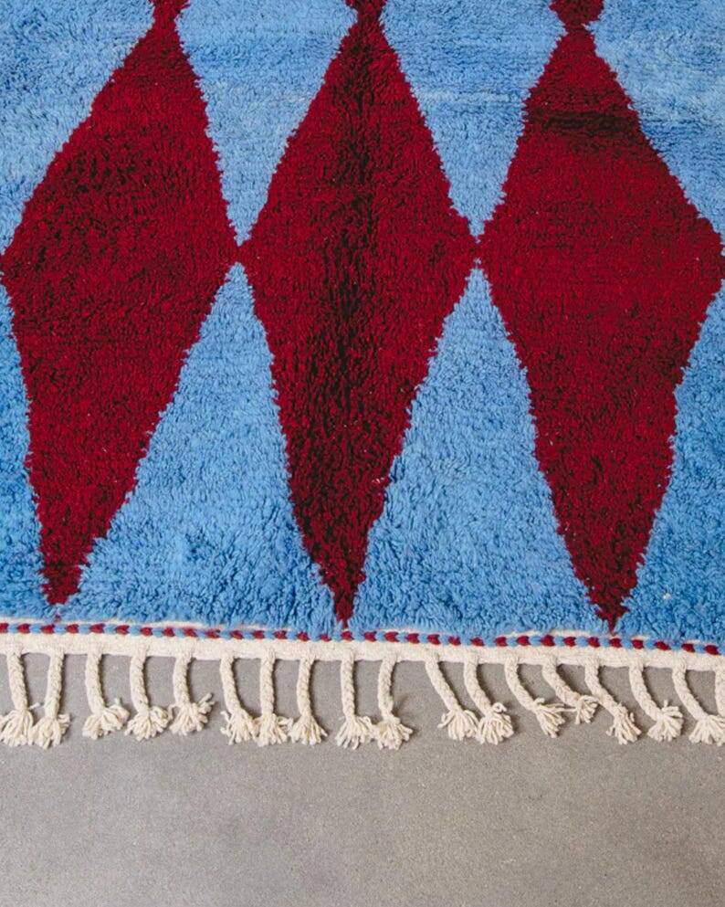 Traditional handwoven Berber rug, size 100 x 200 cm