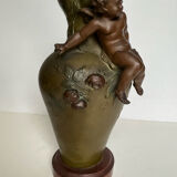 Vase en bronze A Moreau