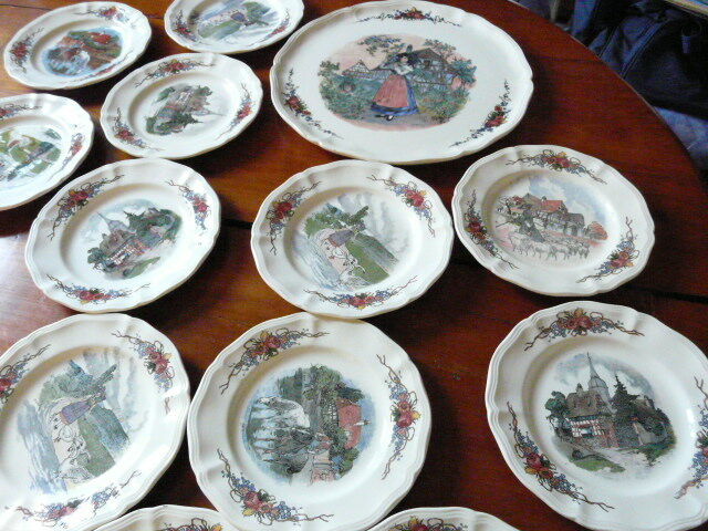 Dish and 12 plates Loux Obernai Sarreguemines Faience ancienne - Dessert service