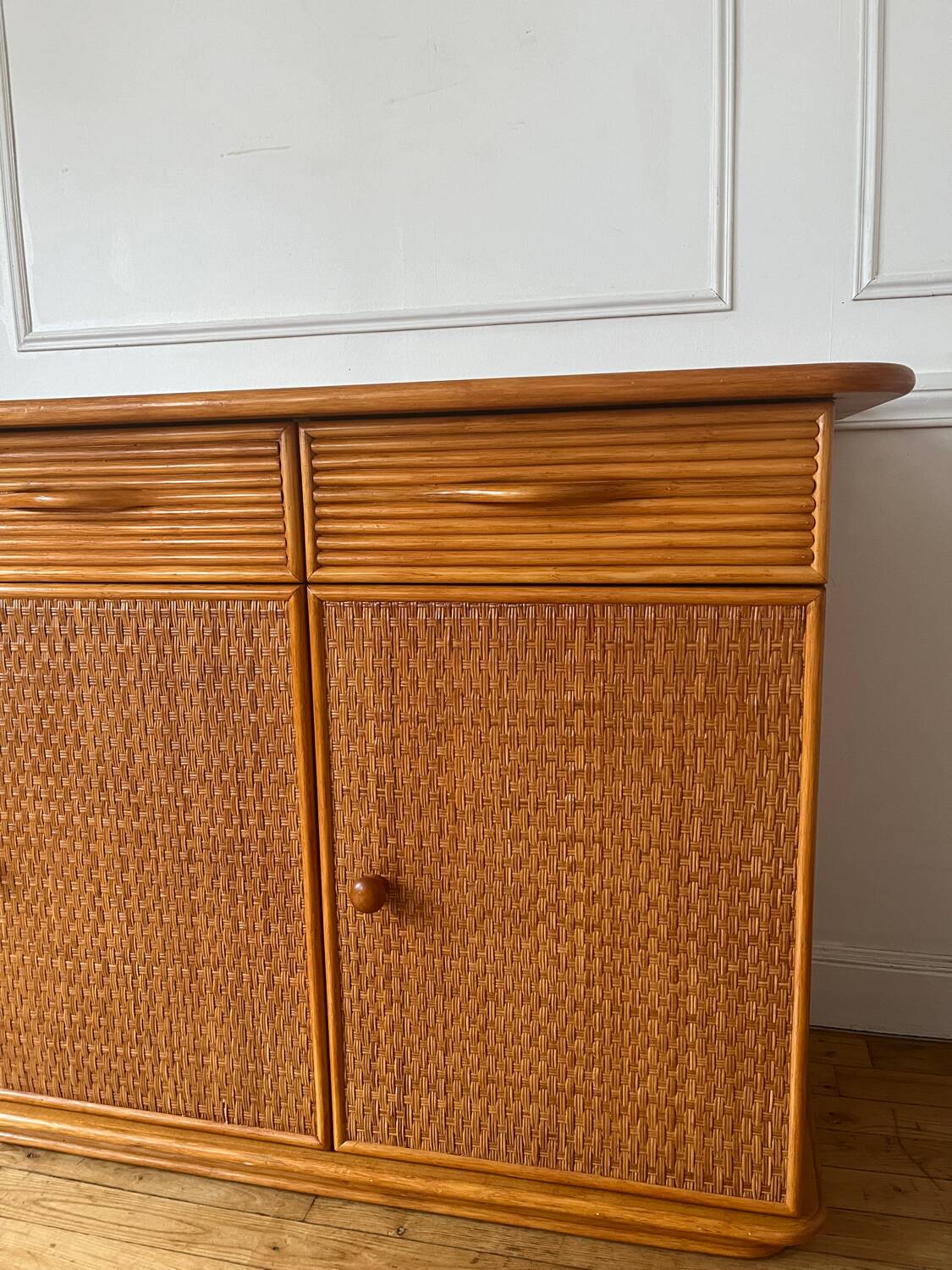 Buffet en bois et rotin