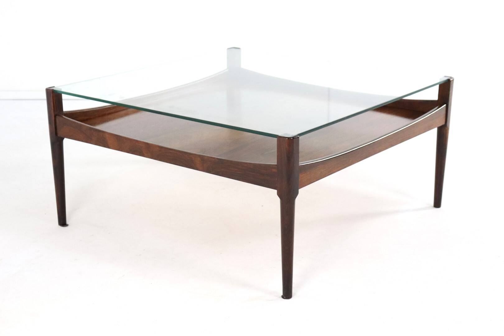 Mid-century rosewood coffee table 'Dokkum'