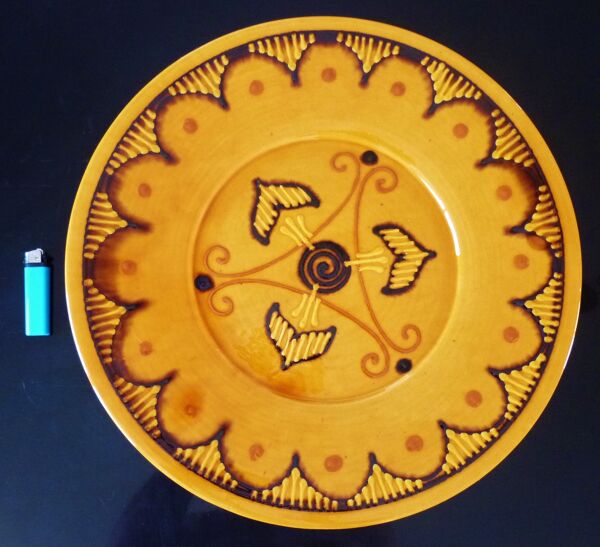 Plat en céramique, terre cuite vernissée signé Biot années 60/70