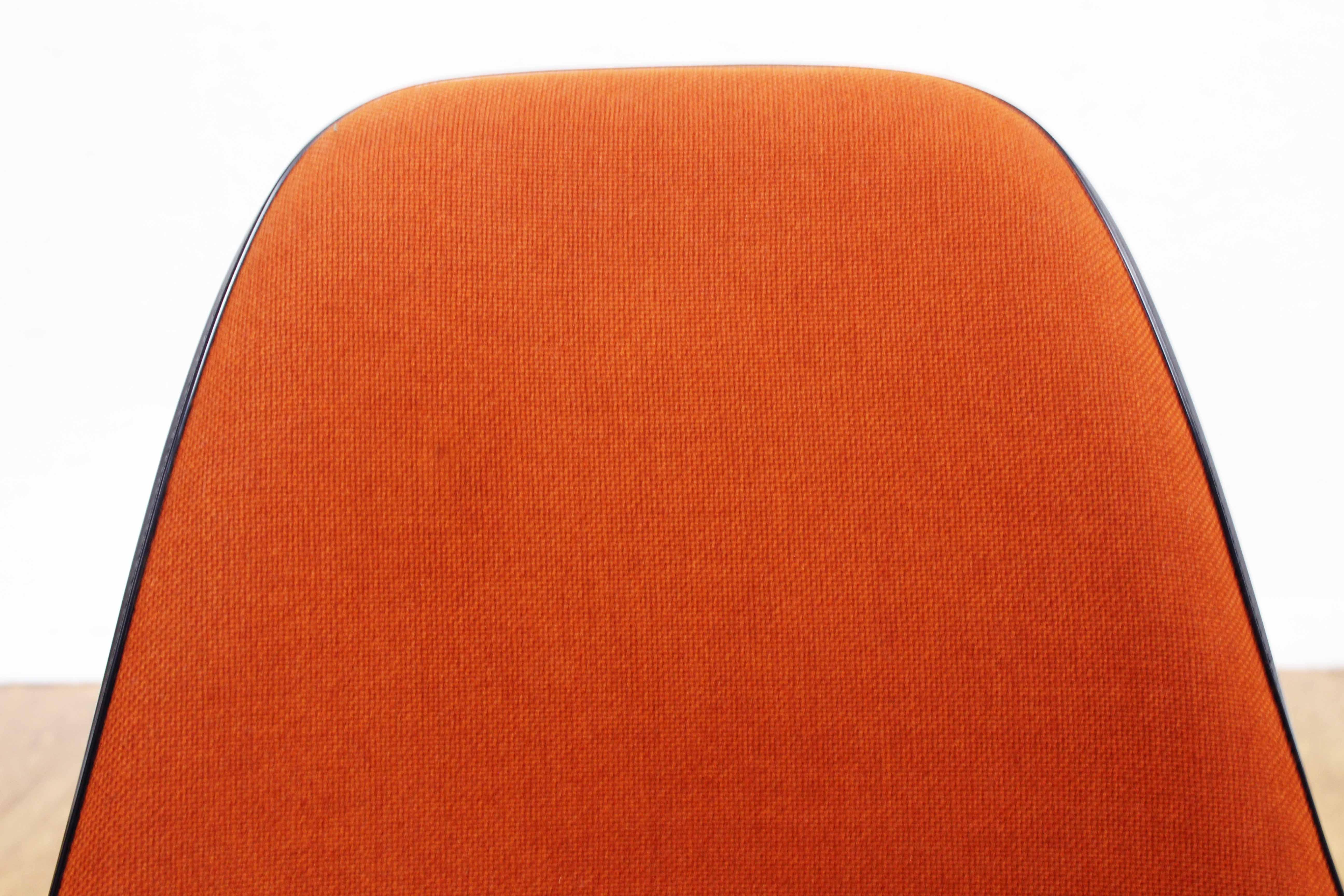 Original chair Eames DSX Herman Miller Vitra edition of the 70s.
