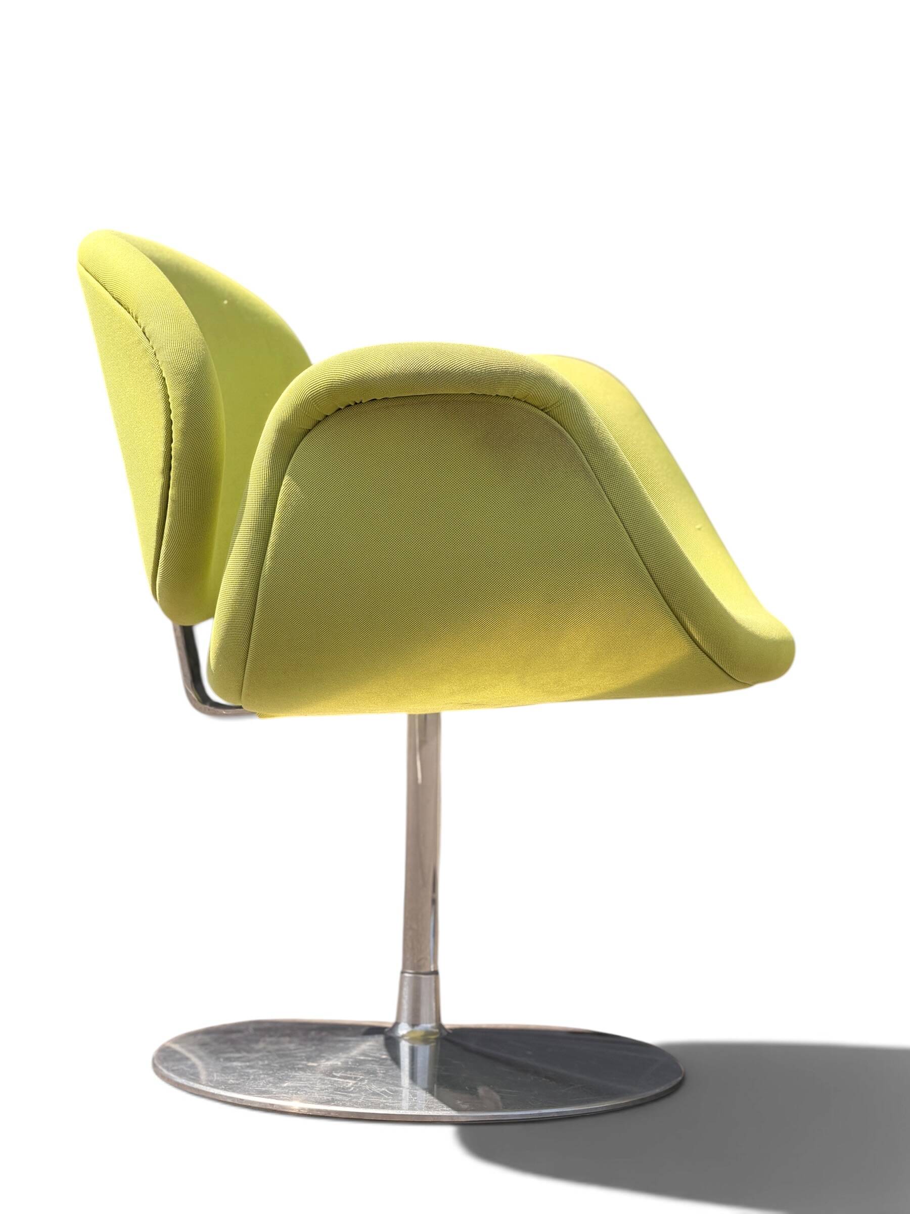 Fauteuil Little Tulip Pierre Paulin Artifort en tissu vert