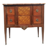 Commode style Louis XVI  du dix-neuvieme sciecle