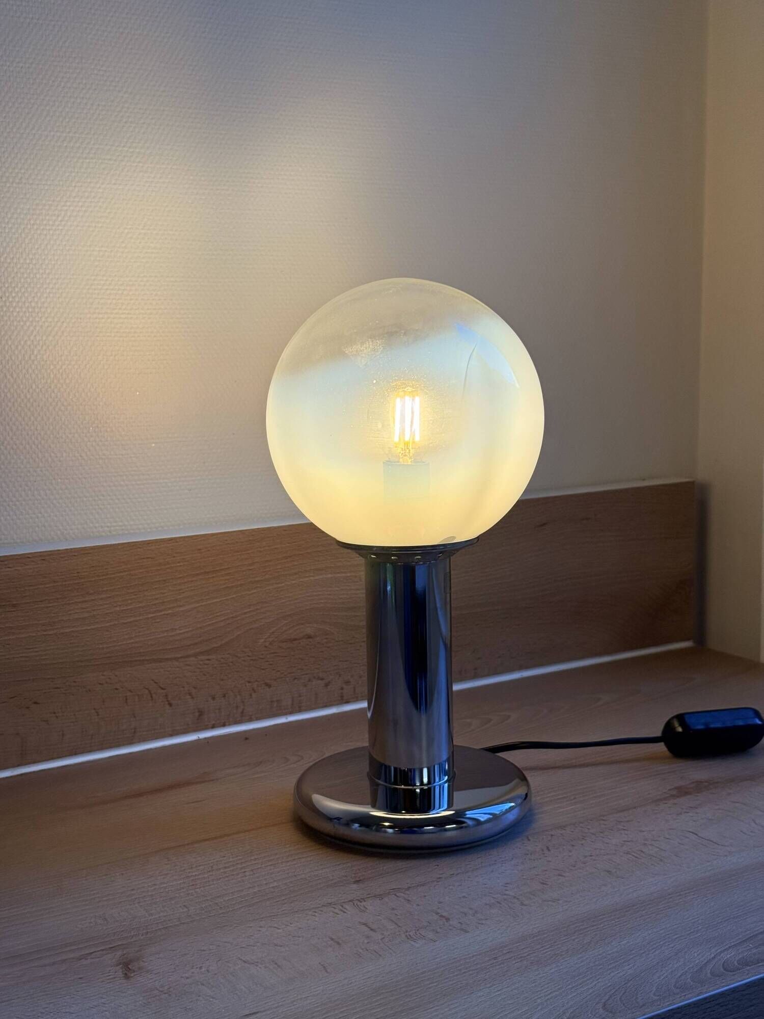 TARGETTI table lamp in chrome and transparent/white glass.