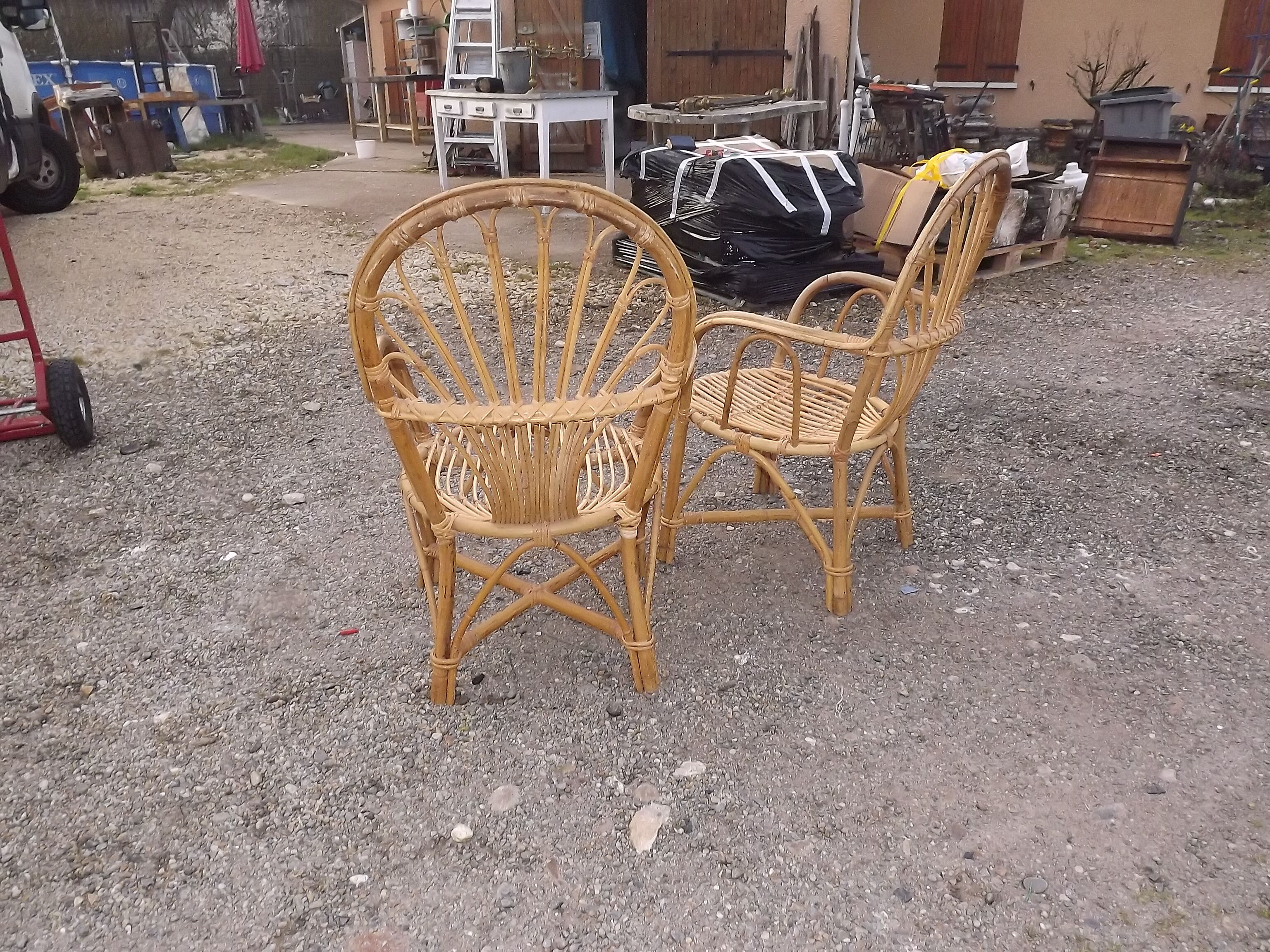 Paire de fauteuils en rotin vintage