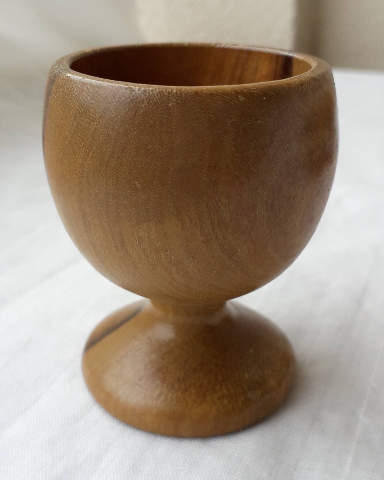 6 wooden egg cups