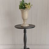 Tripod pedestal table