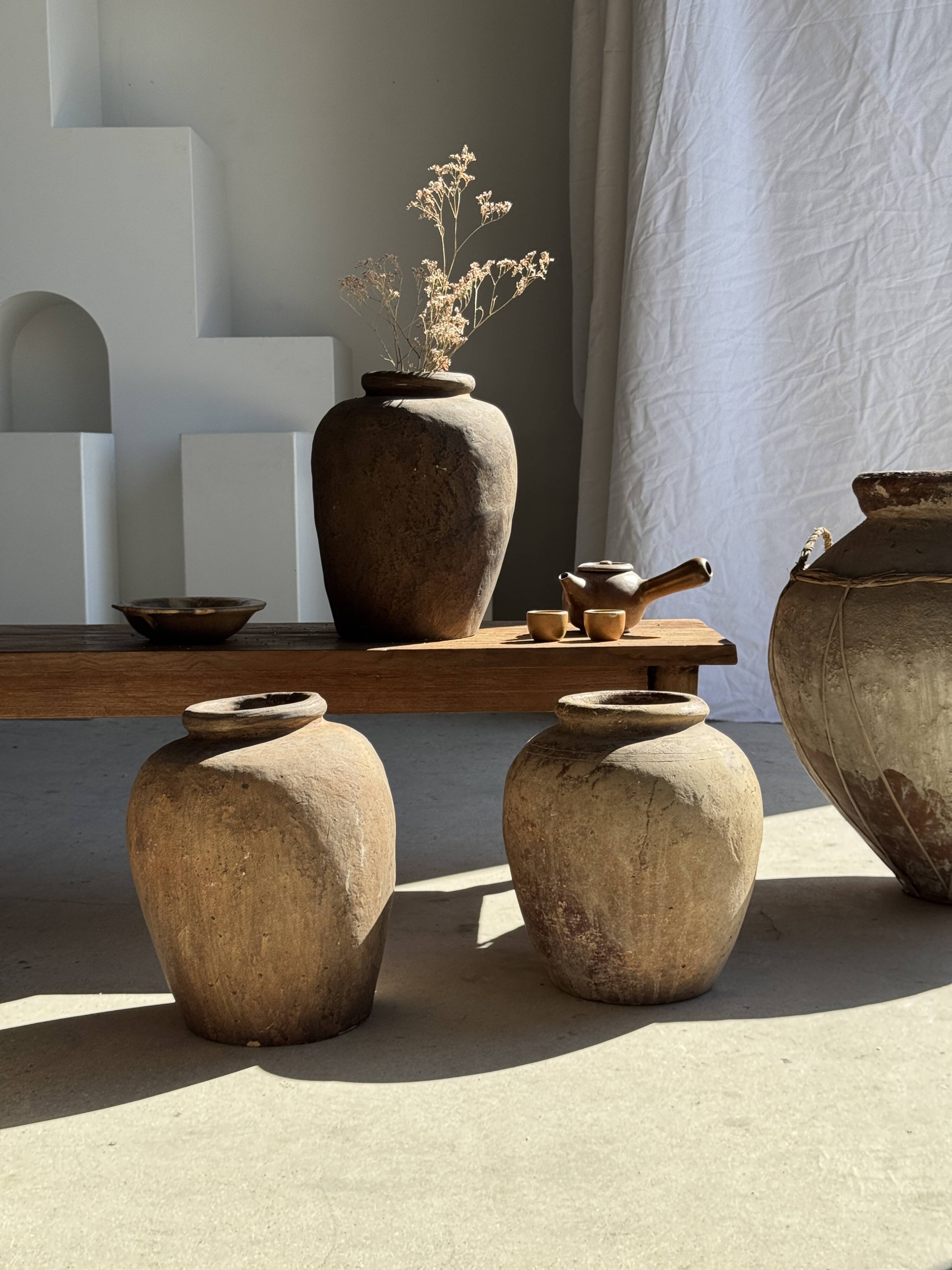Borneo vase in brown terracotta (1) H35 D23